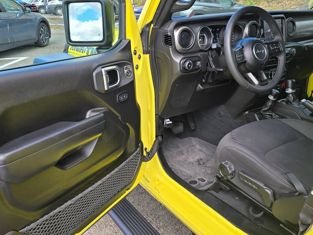 Used 2023 Jeep Wrangler Unlimited Sport AWD/4WD image 18