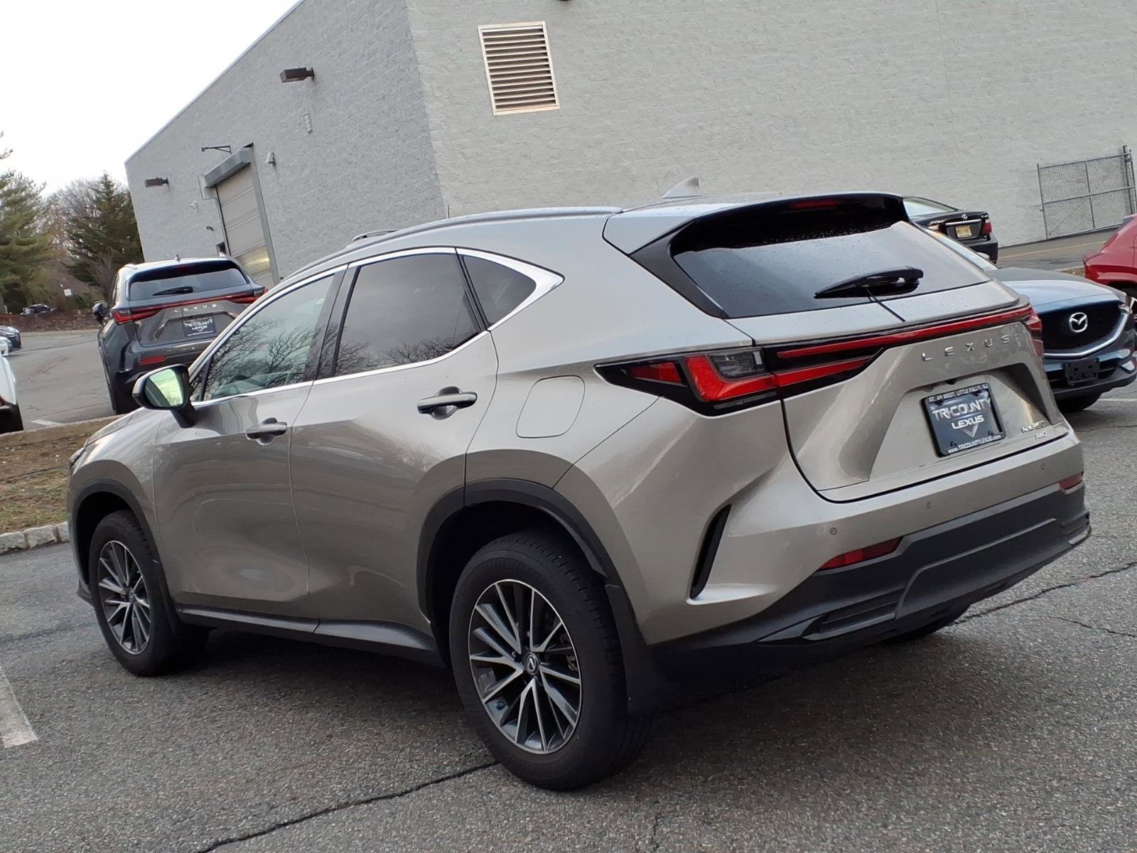 Used 2023 Lexus NX 350 AWD image 4
