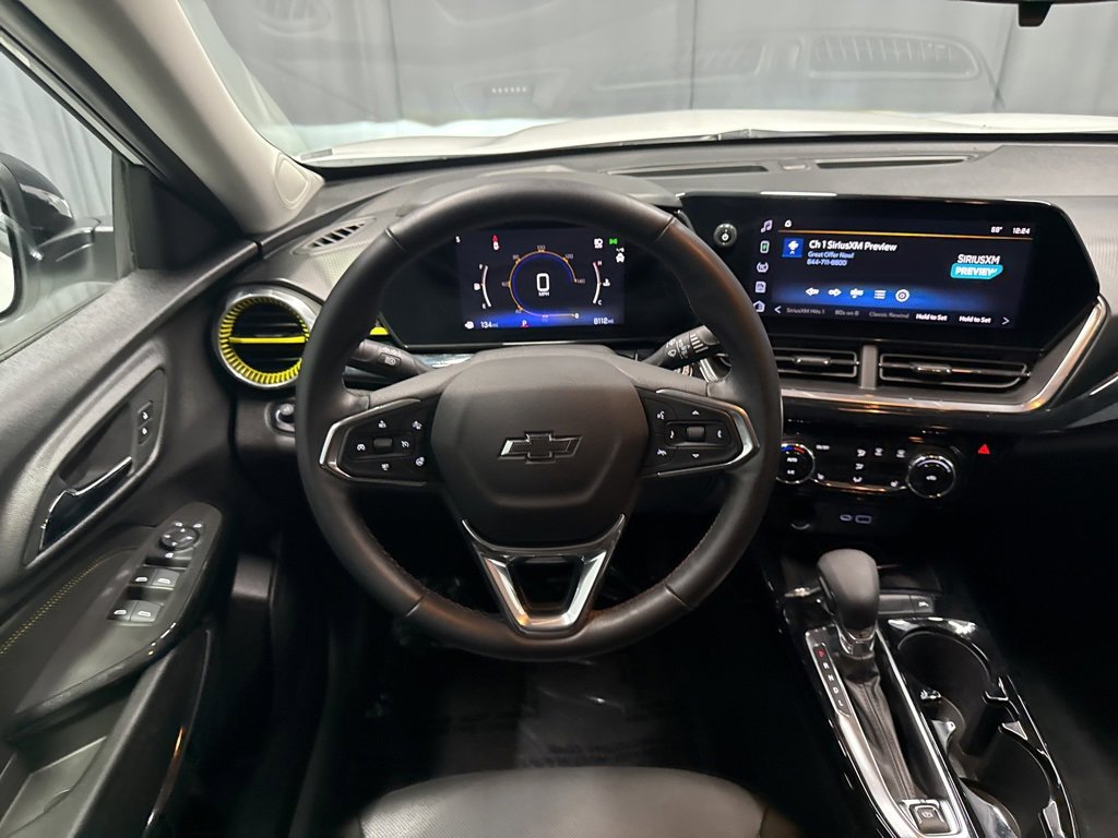 Used 2024 Chevrolet Trax ACTIV w/ Sunroof Package image 17