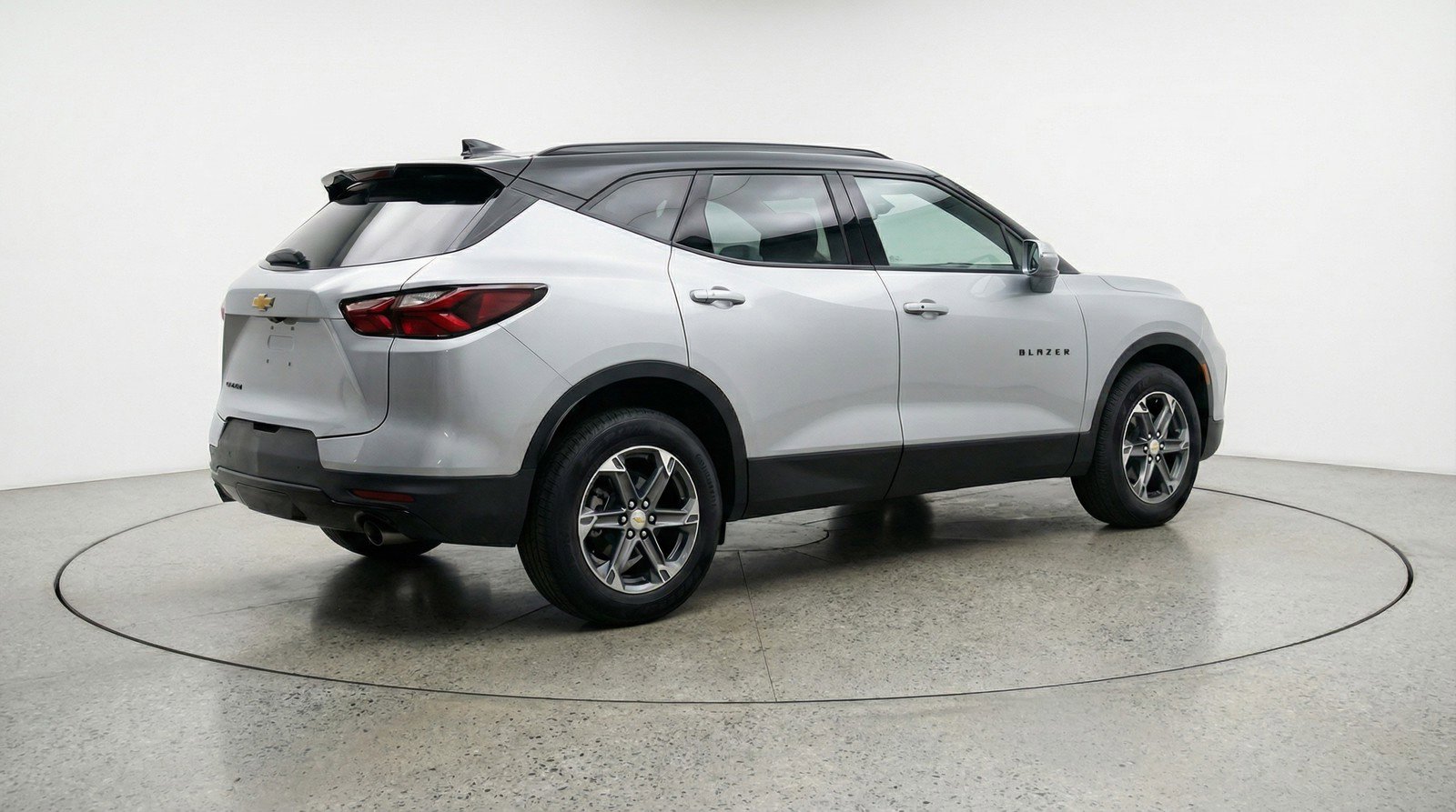 Used 2025 Chevrolet Blazer LT image 9