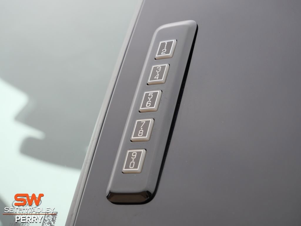 Used 2023 Ford F250 XLT w/ FX4 Off-Road Package image 8