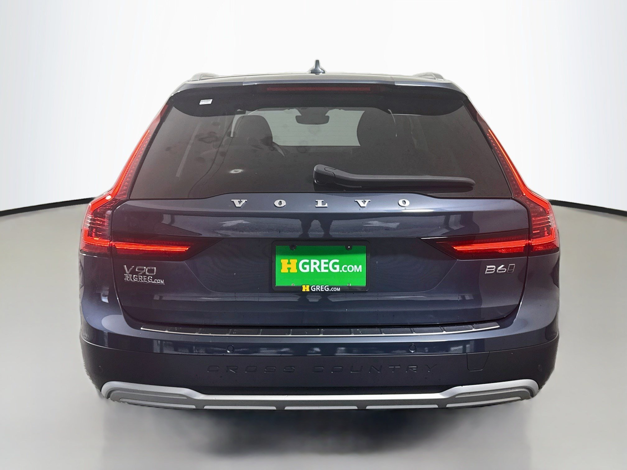 Used 2025 Volvo V90 B6 Cross Country Ultra w/ Protection Package Premier AWD/4WD image 8