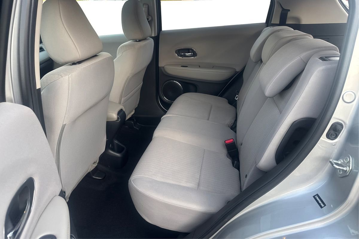 Used 2016 Honda HR-V EX image 10