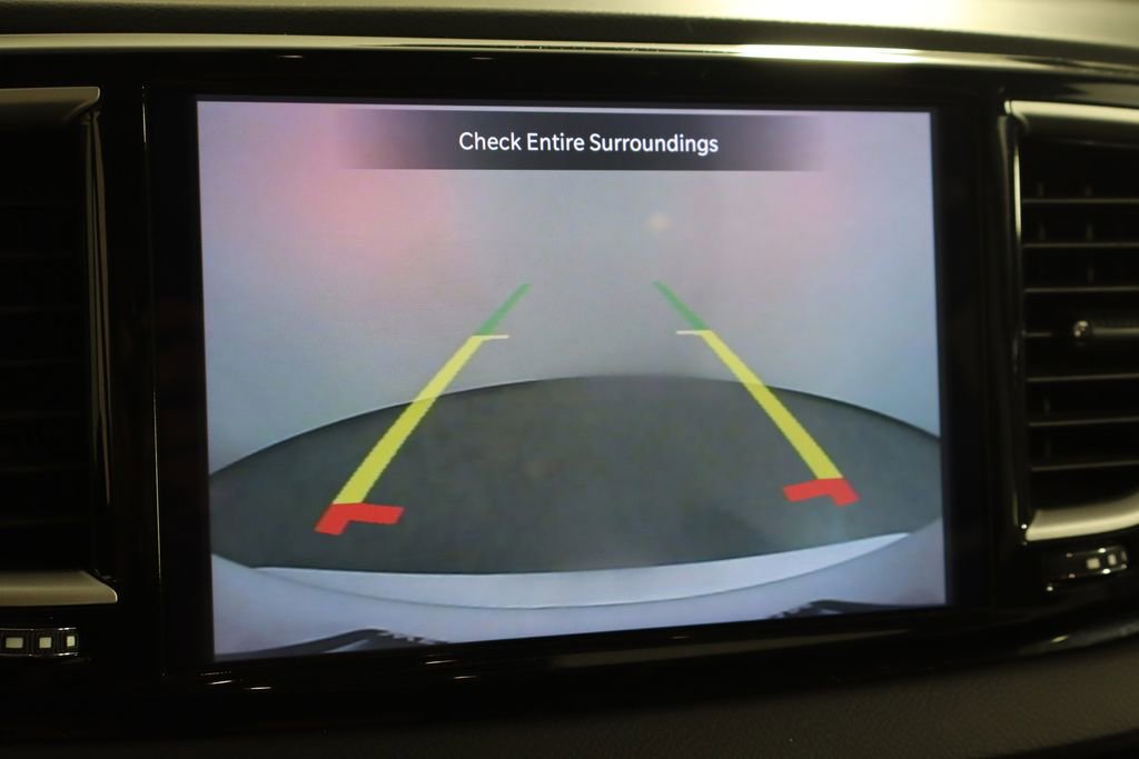 Used 2024 Chrysler Pacifica Touring-L image 44