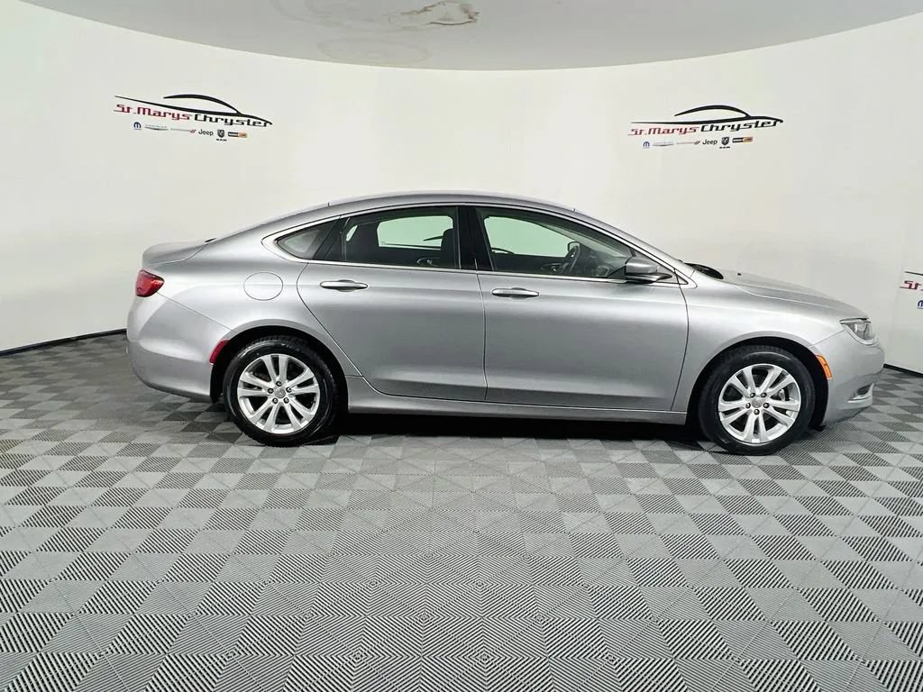 Used 2016 Chrysler 200 Limited FWD image 9