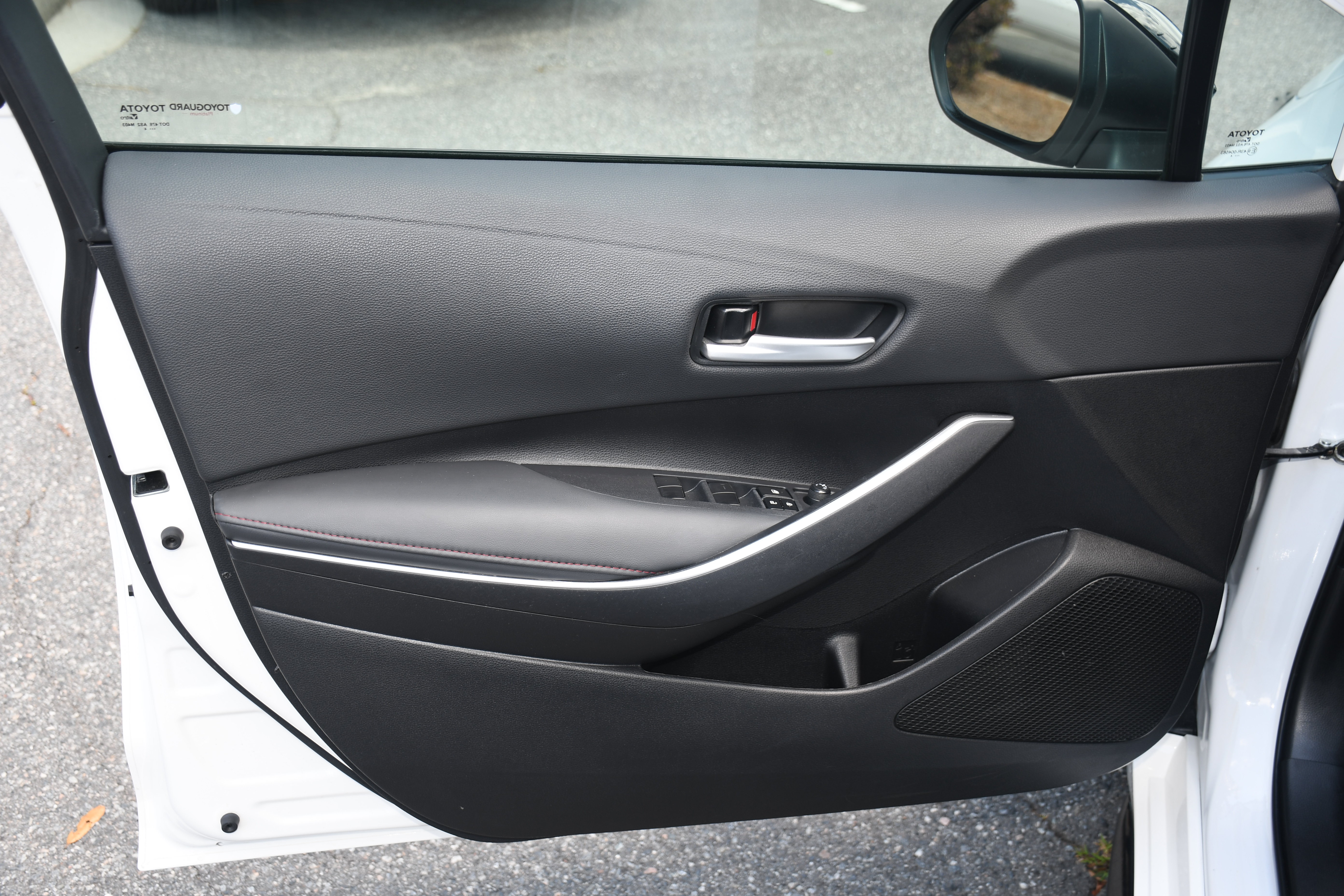 Certified 2024 Toyota Corolla Sedan w/ SE Convenience Package FWD image 9