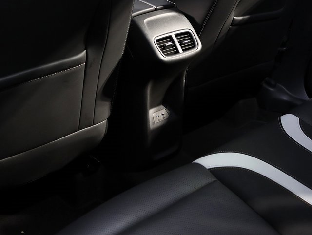 Certified 2025 Buick Envision Sport Touring image 14