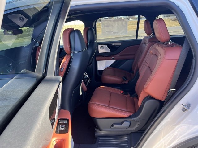 New 2026 Lincoln Aviator Reserve image 12