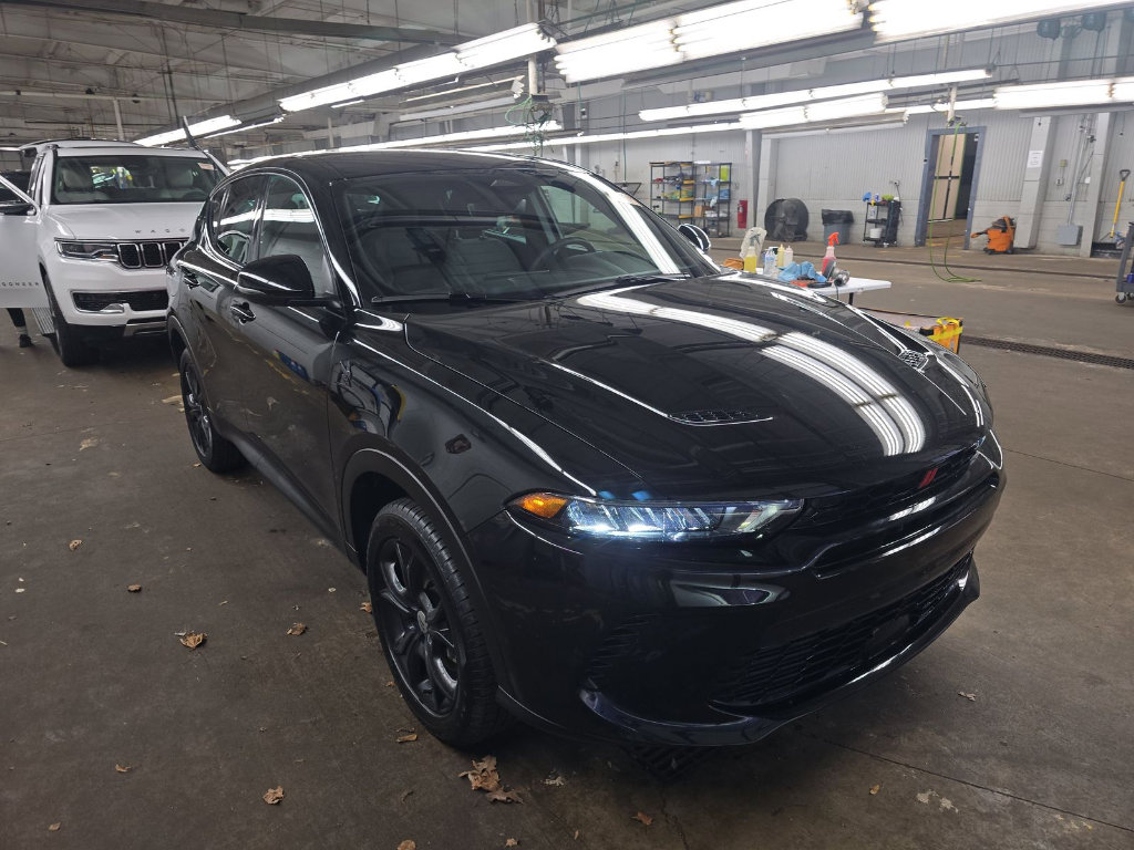 Used 2023 Dodge Hornet GT w/ GT Blacktop Package image 2