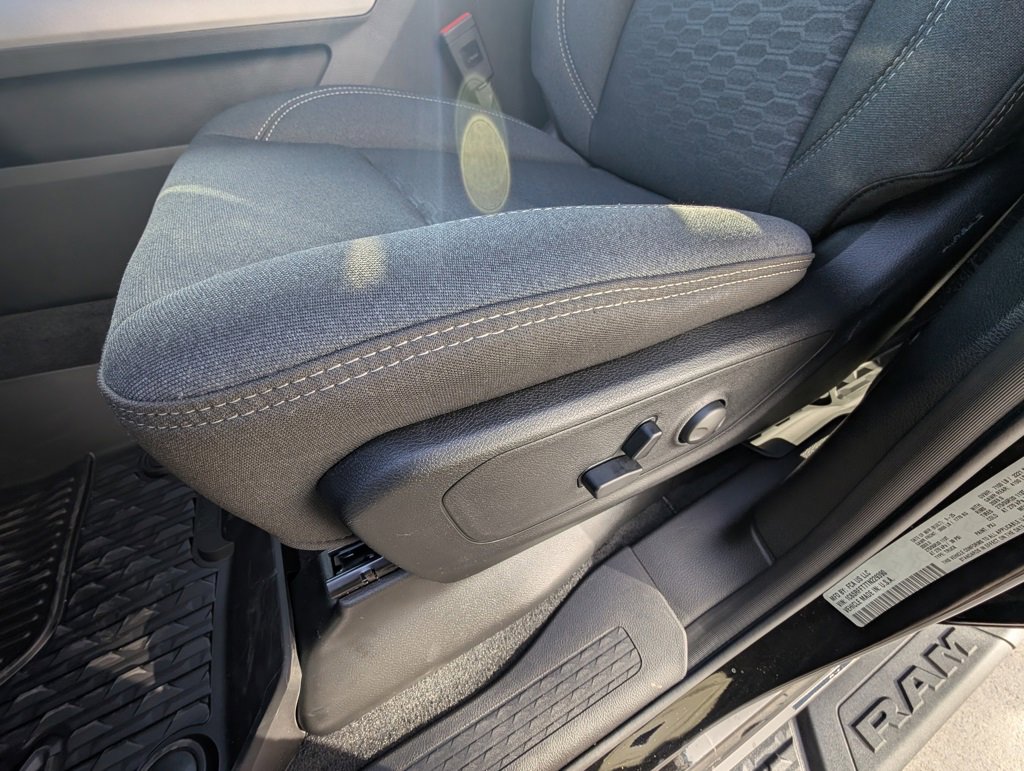 New 2026 RAM 1500 4x4 Crew Cab image 17