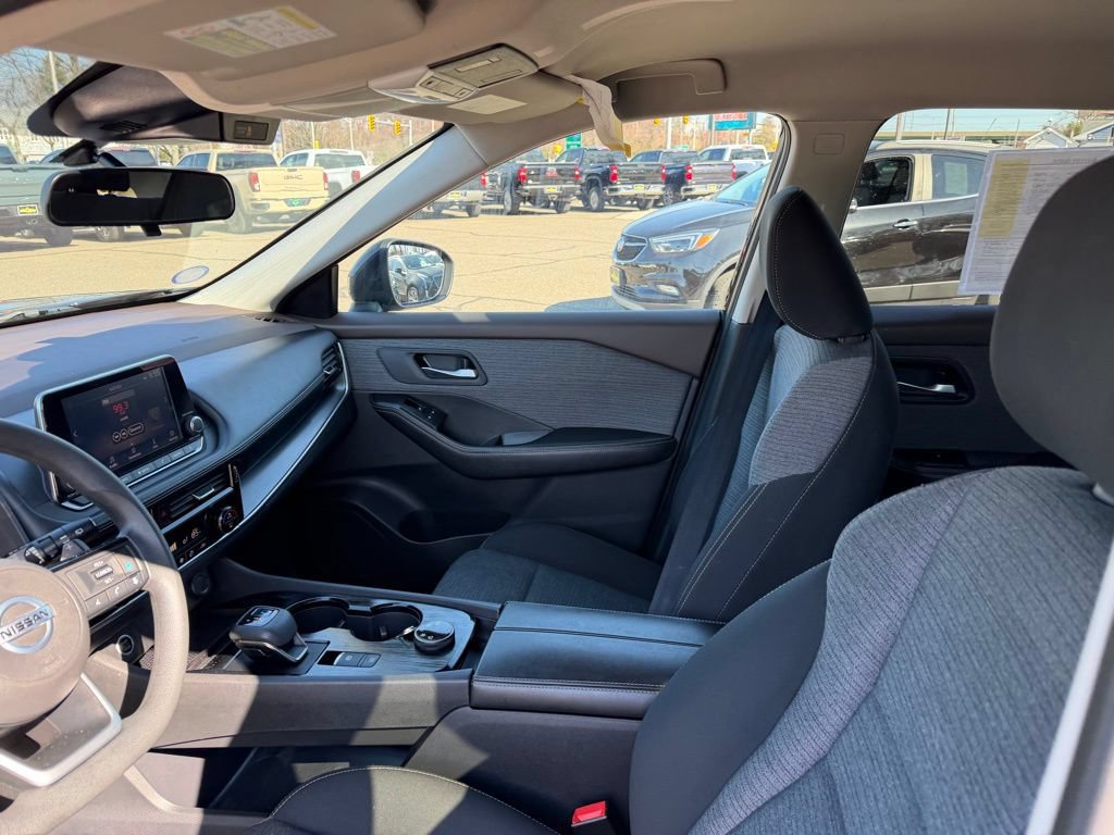 Used 2021 Nissan Rogue SV AWD/4WD image 12