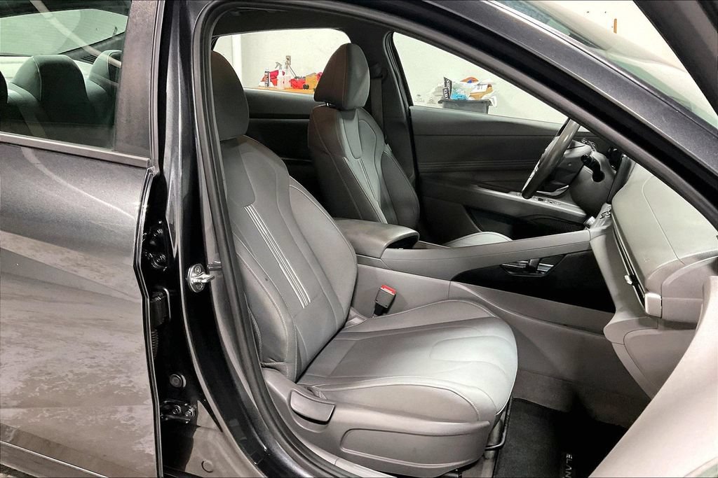 Used 2023 Hyundai Elantra SEL w/ Convenience Package FWD image 9