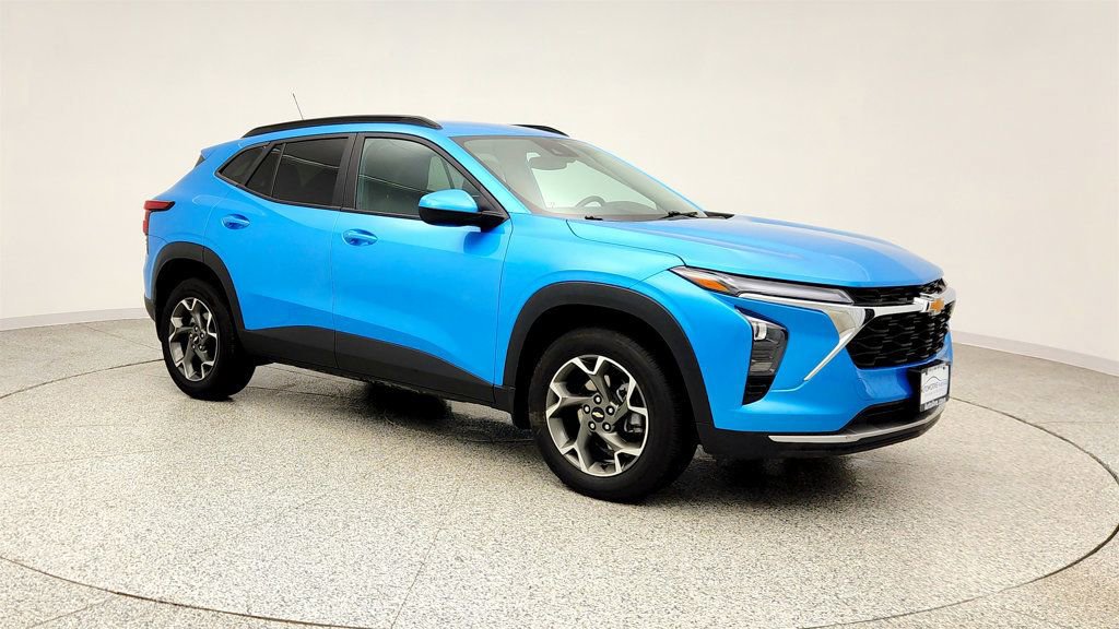 Used 2025 Chevrolet Trax LT w/ Driver Confidence Package image 3