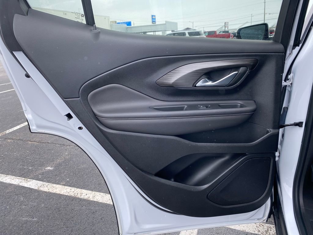 Used 2022 GMC Terrain SLE w/ Driver Convenience Package image 16