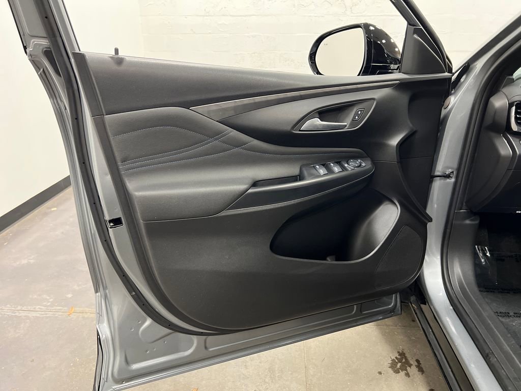 Used 2024 Buick Envista Sport Touring w/ Convenience I Package FWD image 12