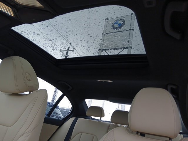 New 2026 BMW 330i Sedan w/ M Sport Package RWD image 24