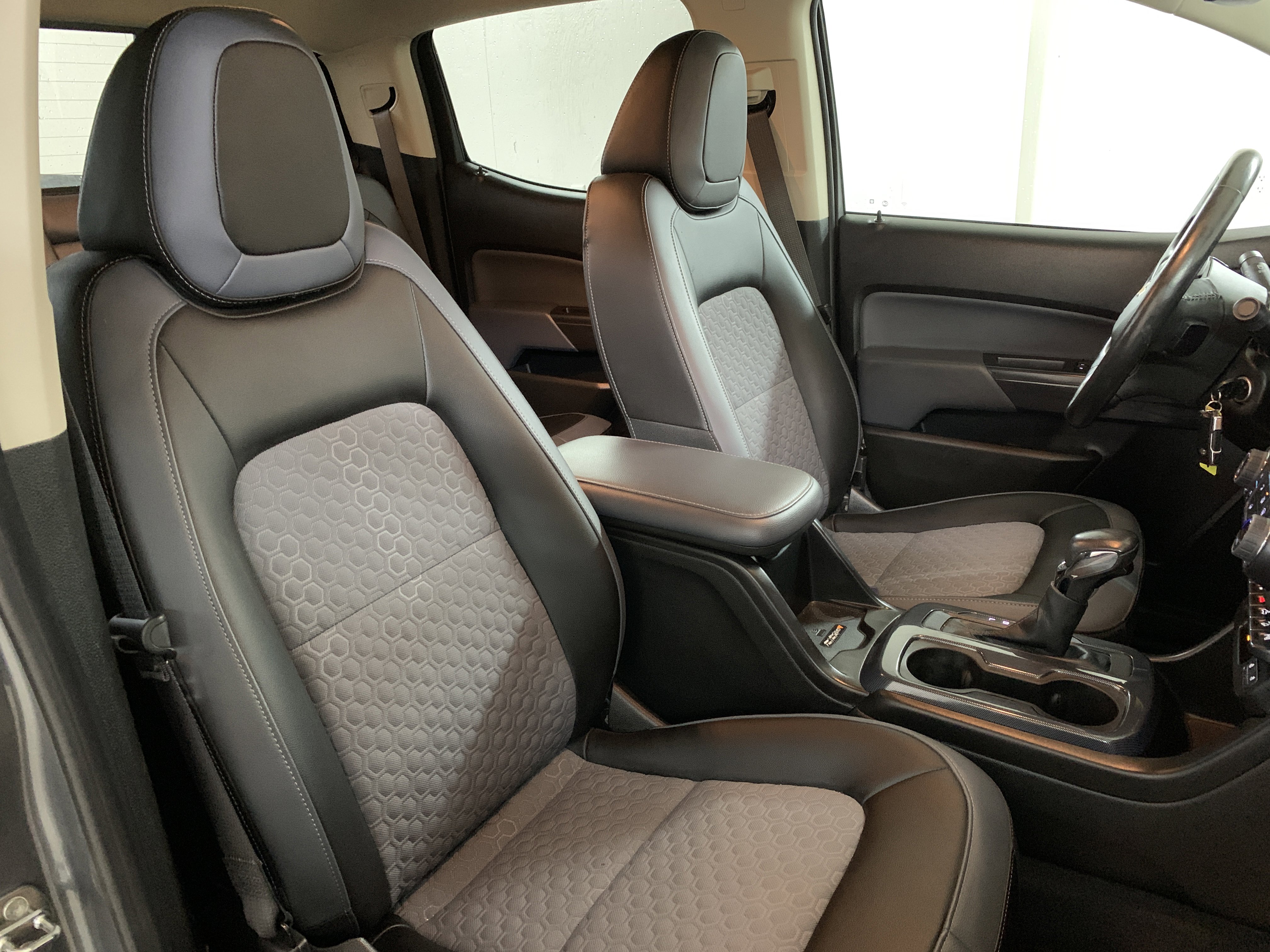 Used 2022 Chevrolet Colorado Z71 image 30