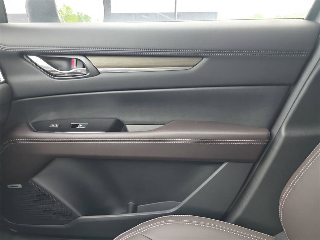 New 2025 MAZDA CX-5 Signature image 25