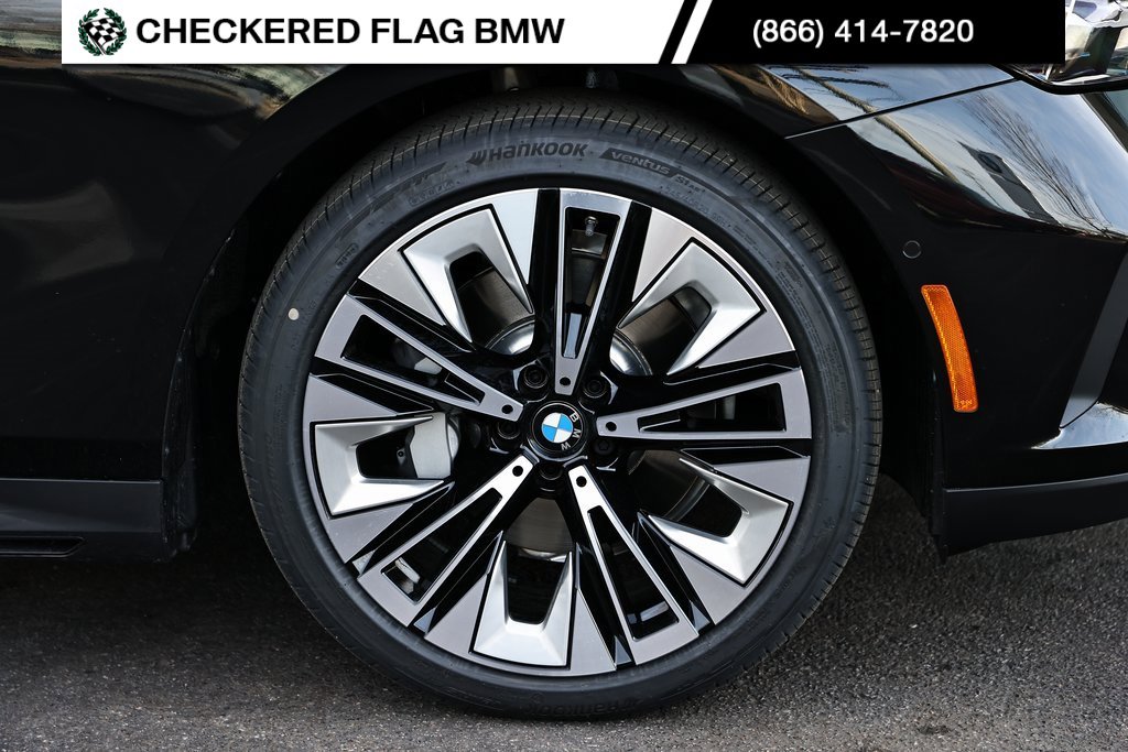 Certified 2025 BMW 530i w/ Premium Package image 4