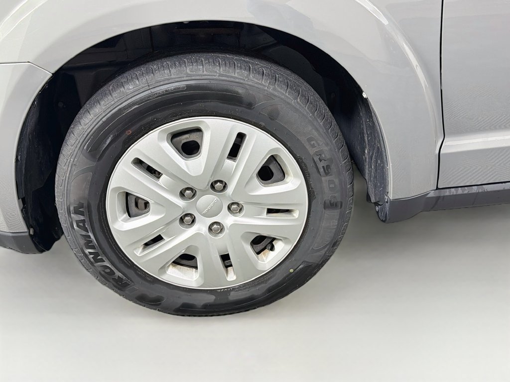 Used 2019 Dodge Journey SE FWD image 30