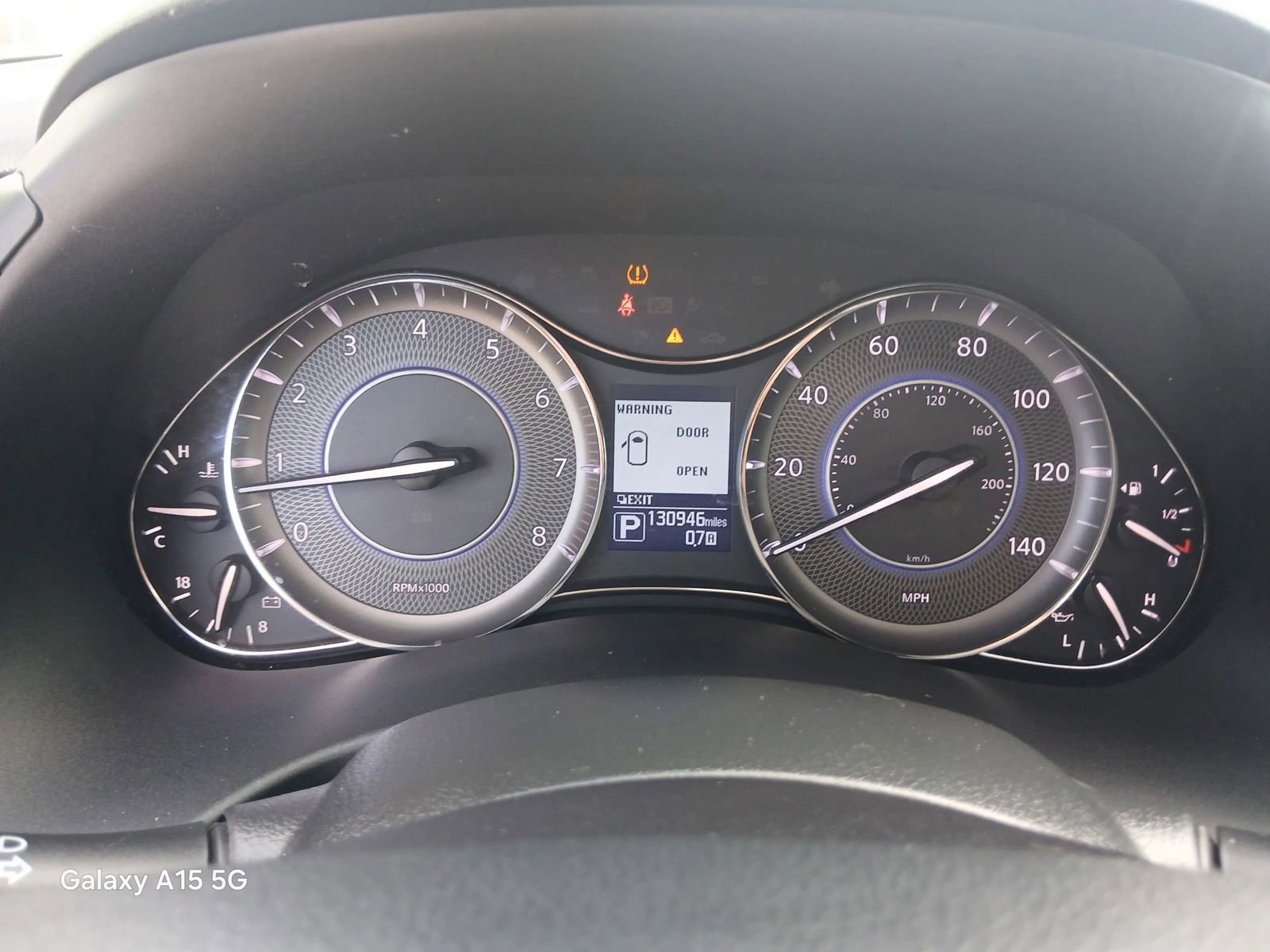 Used 2014 INFINITI QX80 4WD w/ Deluxe Touring Package image 30