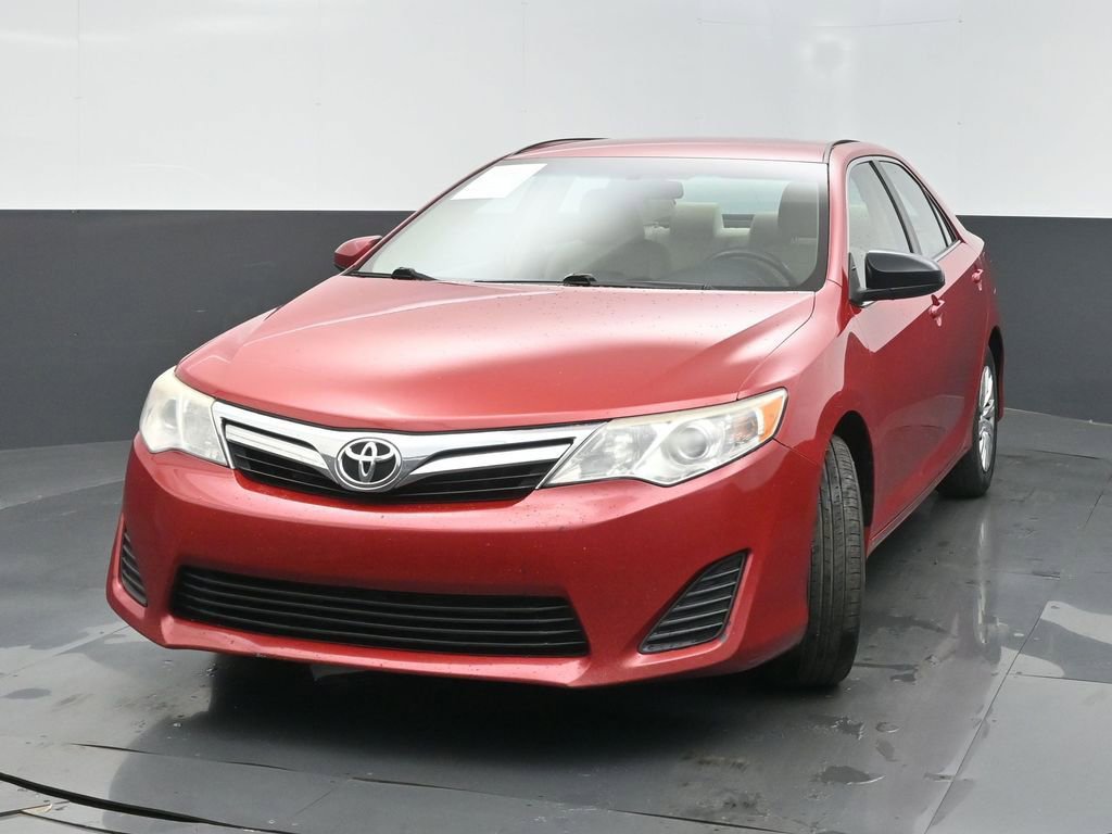 Used 2014 Toyota Camry LE FWD image 3