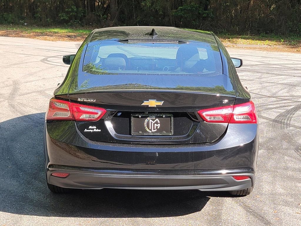 Used 2022 Chevrolet Malibu LT image 3