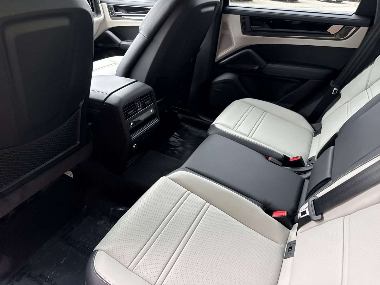 New 2026 Porsche Cayenne GTS image 14