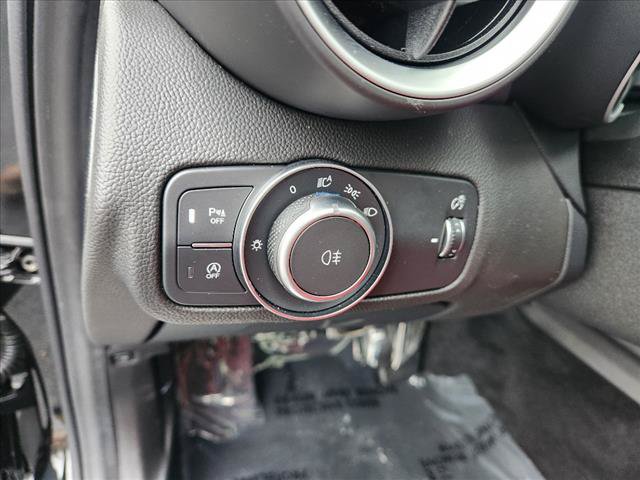 Used 2024 Alfa Romeo Giulia Veloce AWD/4WD image 34