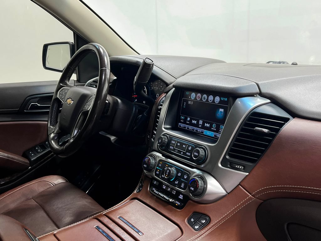 Used 2018 Chevrolet Suburban Premier AWD/4WD image 23