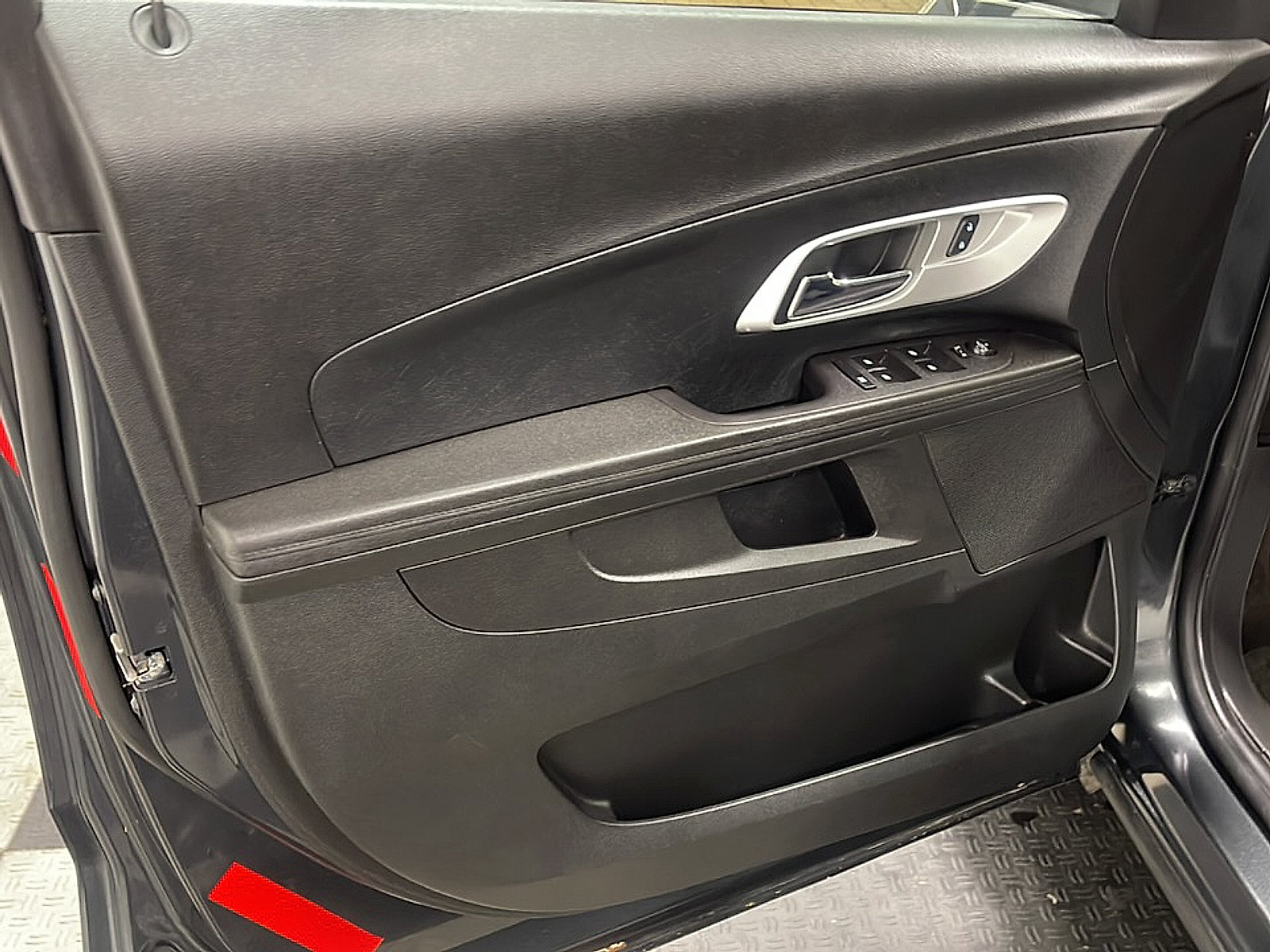 Used 2017 Chevrolet Equinox LT w/ Convenience Package FWD image 12