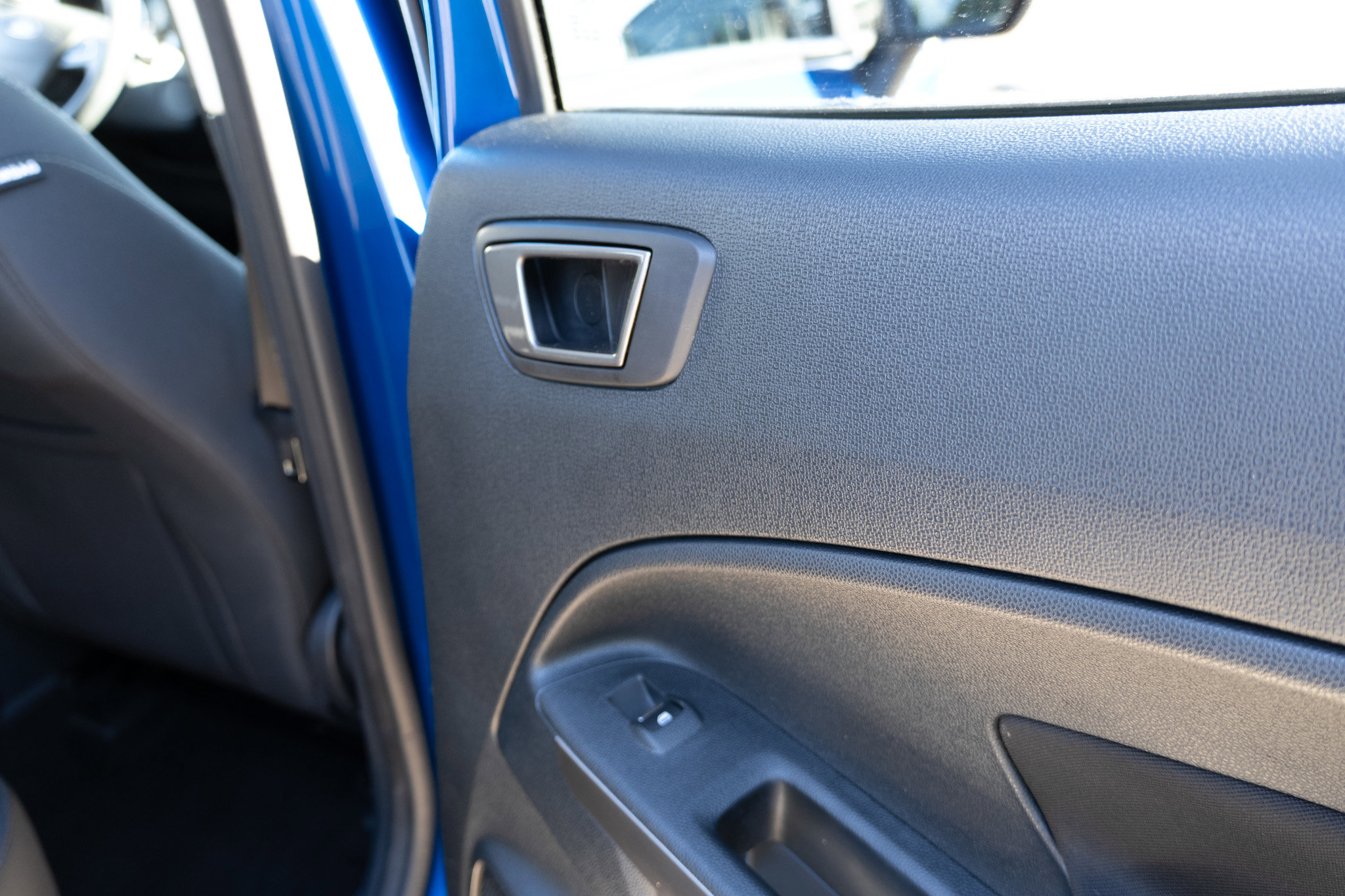 Used 2020 Ford EcoSport SE w/ SE Convenience Package image 19