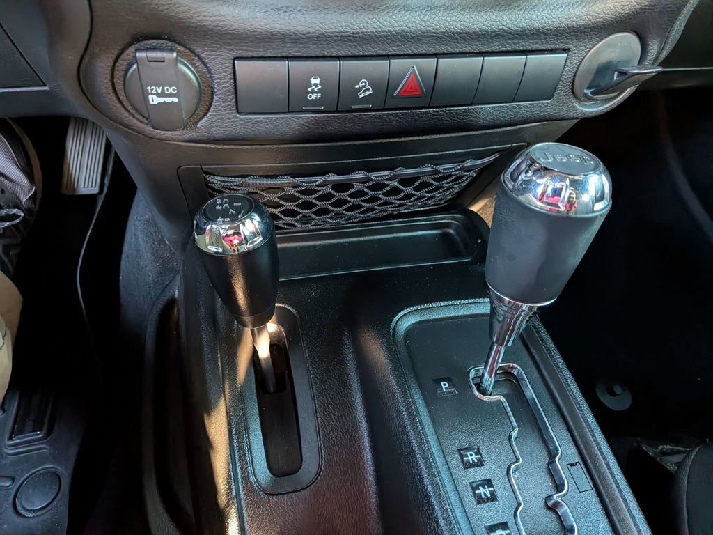 Used 2018 Jeep Wrangler Sport w/ Connectivity Group image 29