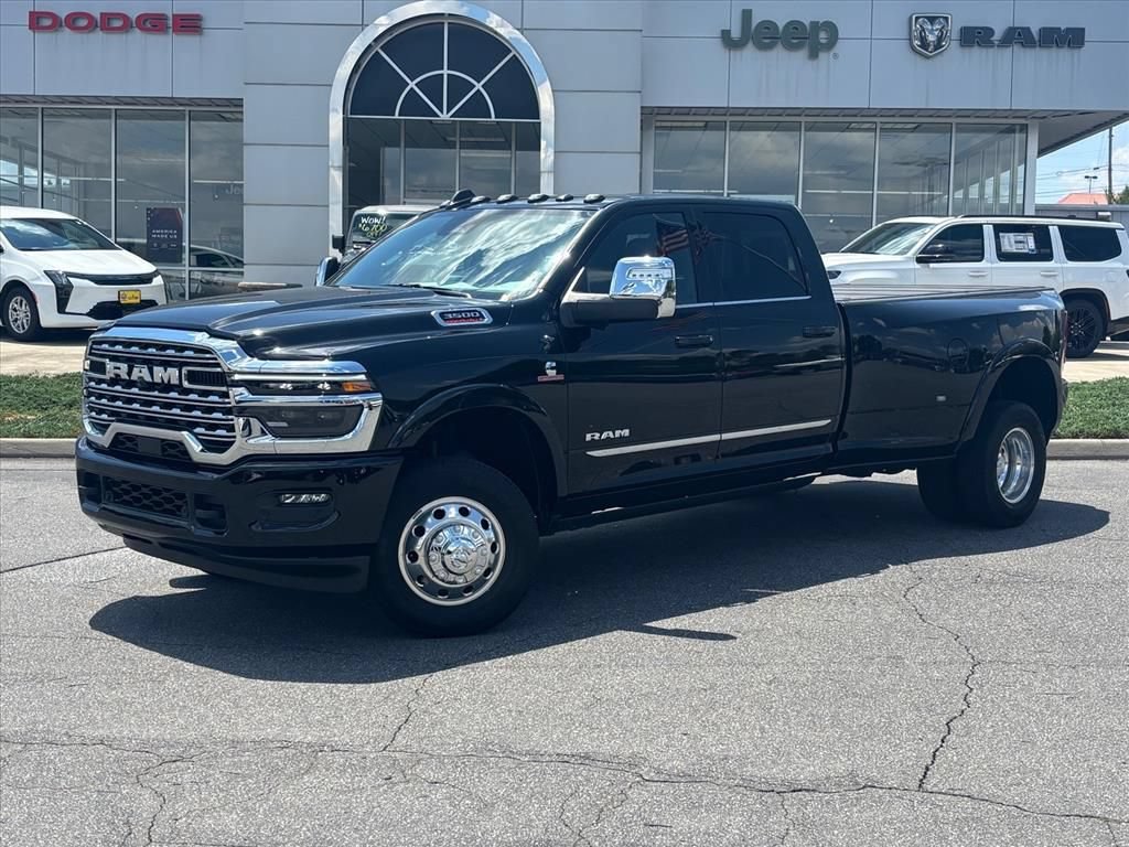 Used 2025 RAM 3500 Limited AWD/4WD image 2