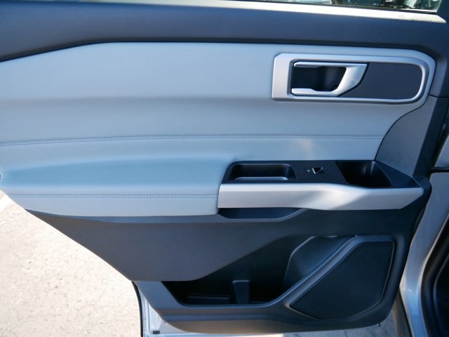 Certified 2022 Ford Explorer XLT w/ Equipment Group 202A image 13