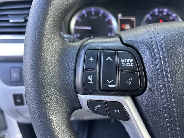 Used 2019 Toyota Highlander LE FWD image 20