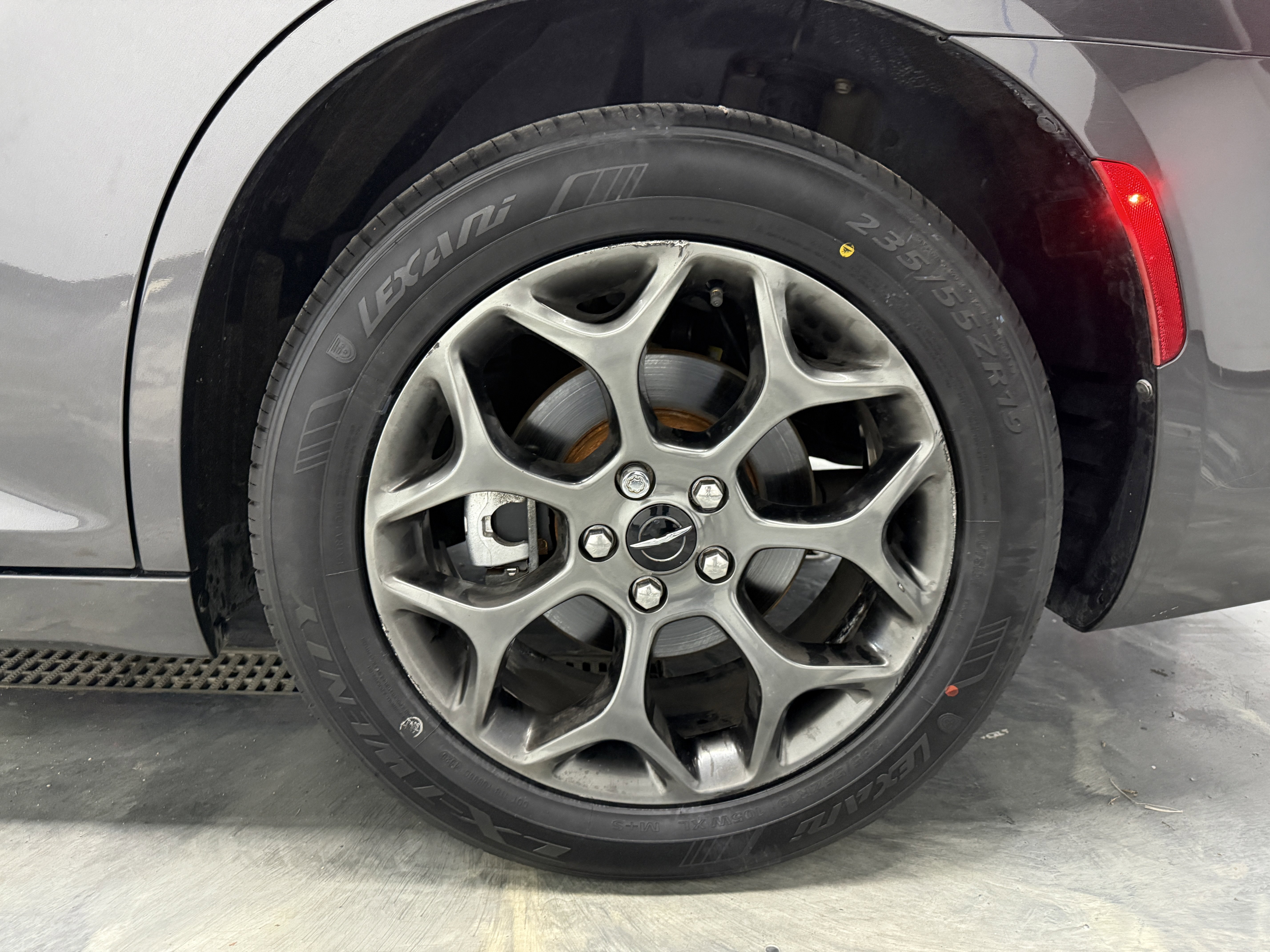 Used 2017 Chrysler 300 S image 23