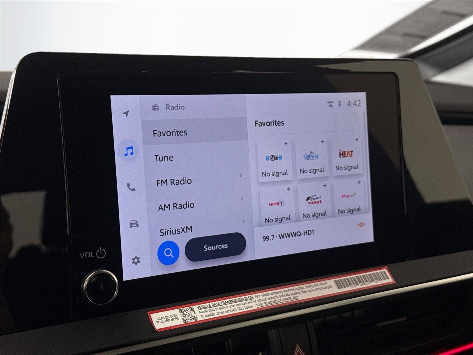 Certified 2025 Toyota Prius Plug-In Hybrid FWD image 23