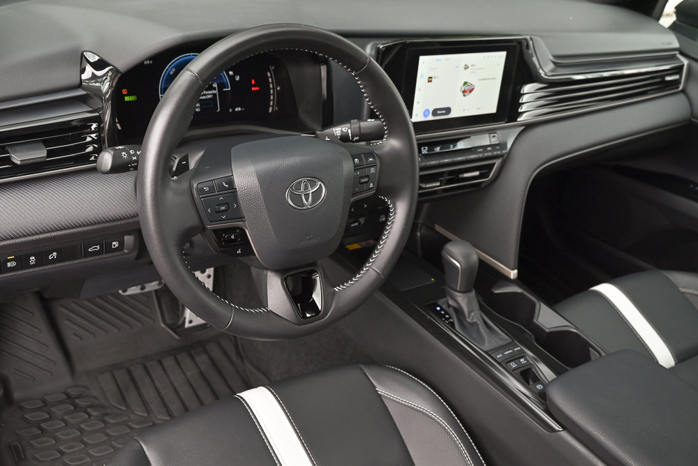 Used 2026 Toyota Camry SE FWD image 13