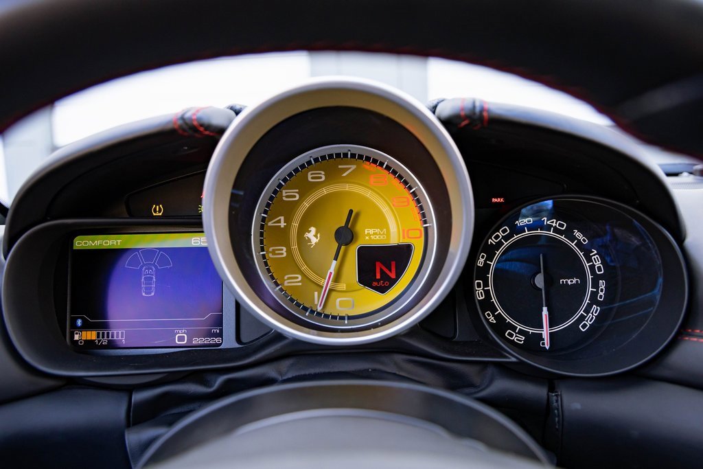 Used 2016 Ferrari California T image 17