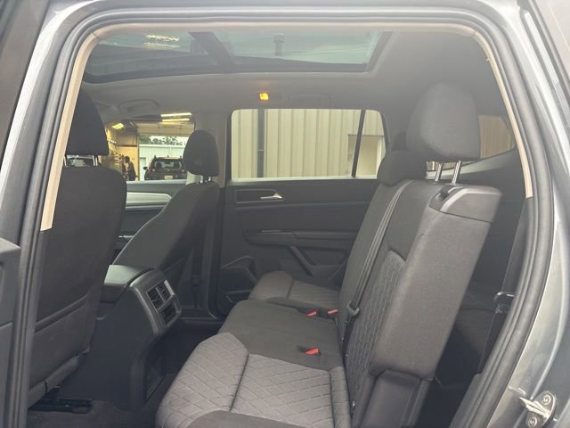 Used 2018 Volkswagen Atlas Launch Edition FWD image 14