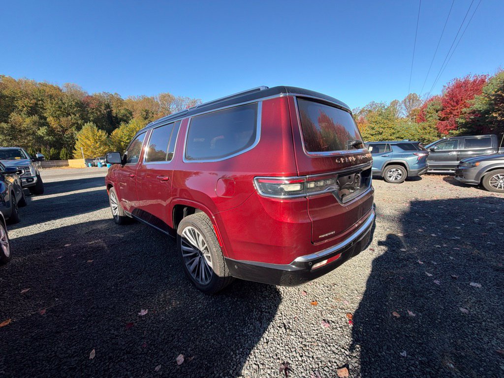 Used 2023 Jeep Grand Wagoneer Series III w/ HD Trailer Tow Package AWD/4WD image 5
