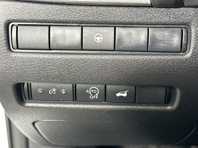 Used 2025 Nissan Rogue SV AWD/4WD image 22