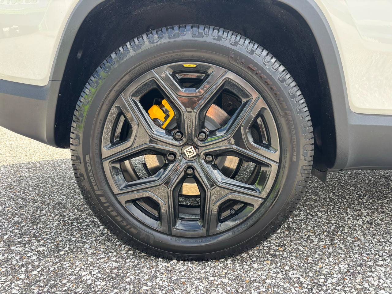 Used 2024 Rivian R1S Adventure AWD/4WD image 26