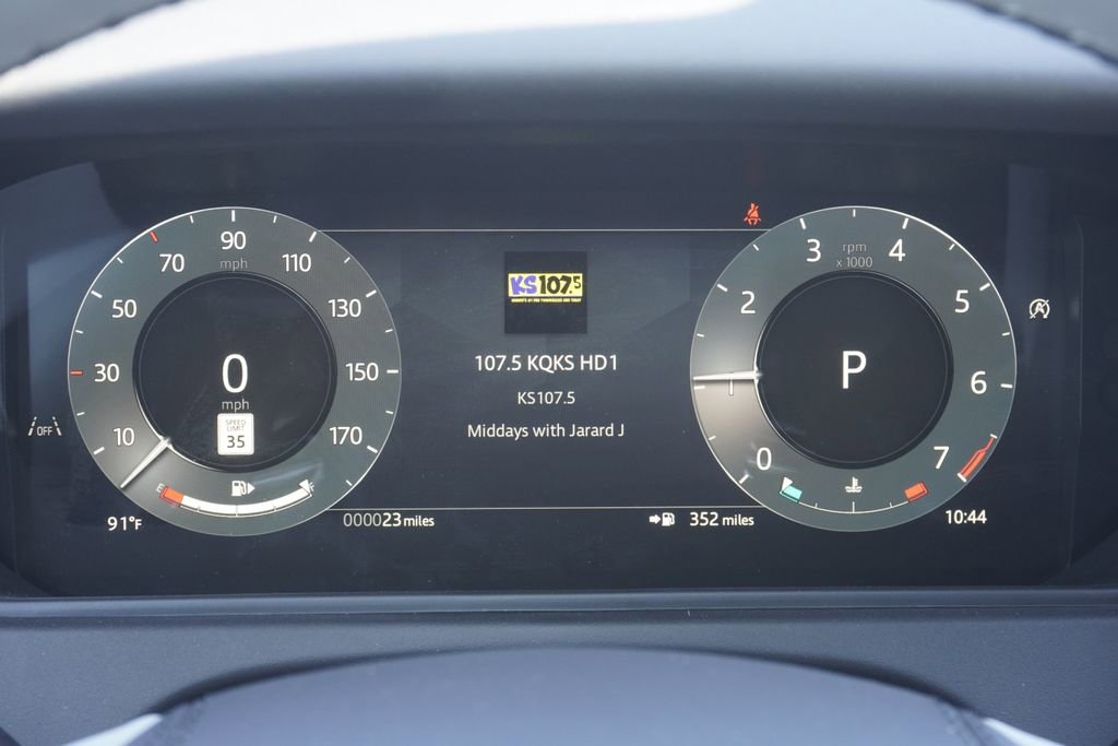 New 2026 Land Rover Range Rover Velar Dynamic SE image 11