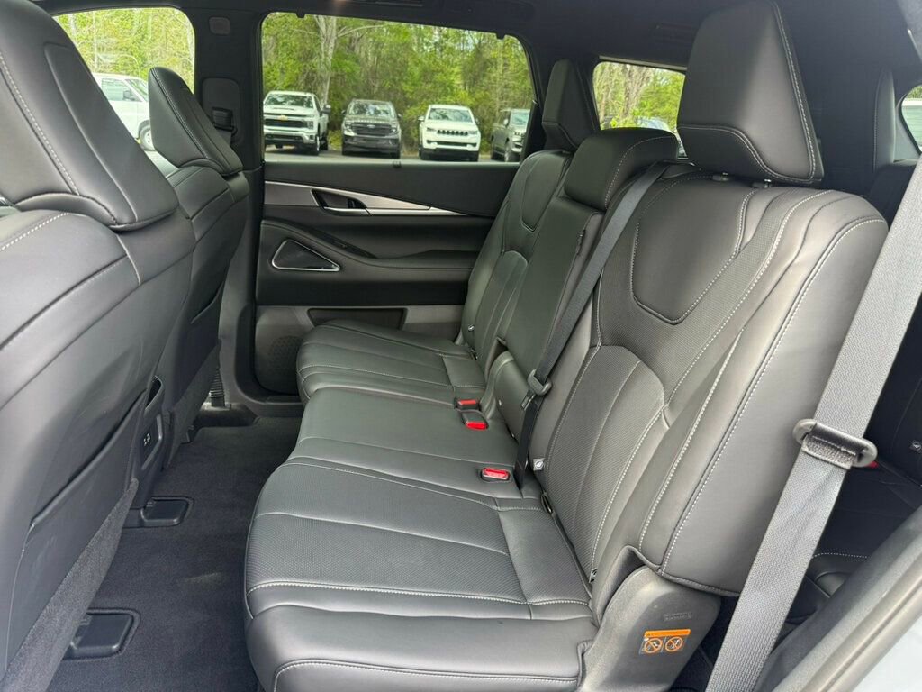 Used 2025 INFINITI QX60 Luxe w/ Black Edition FWD image 9