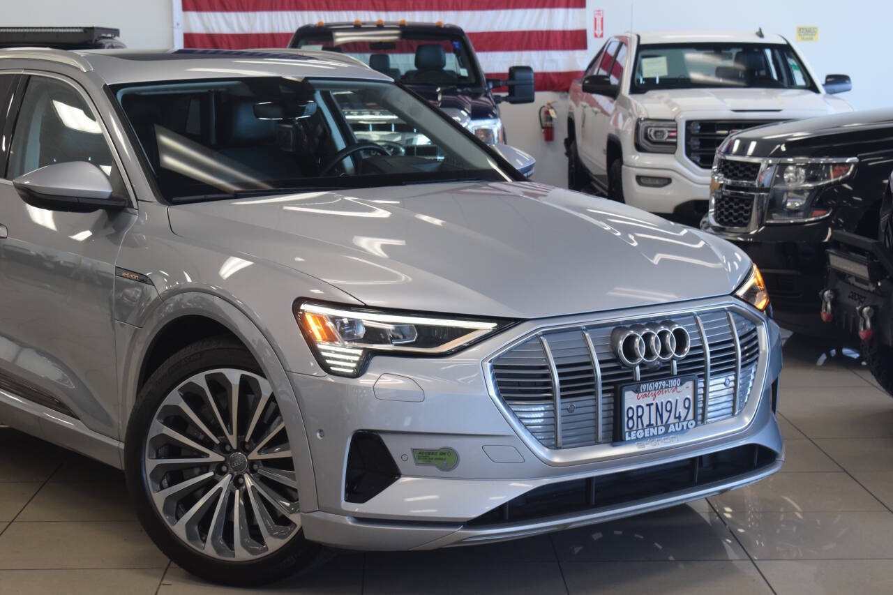 Used 2019 Audi e-tron Prestige w/ Prestige Package AWD/4WD image 4