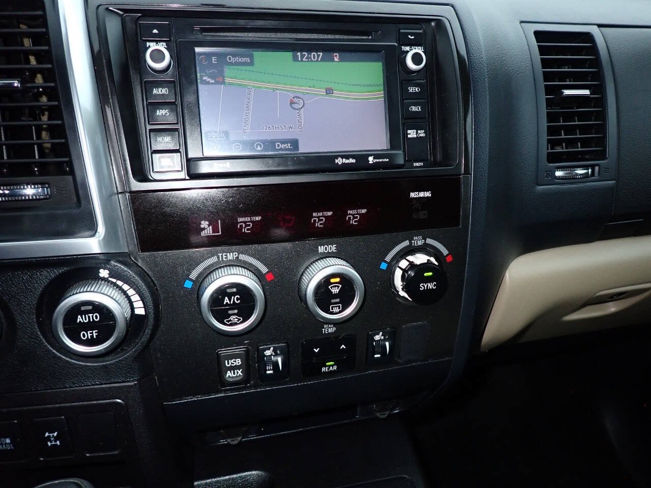Used 2018 Toyota Sequoia Limited w/ Safety & Convenience Package AWD/4WD image 10