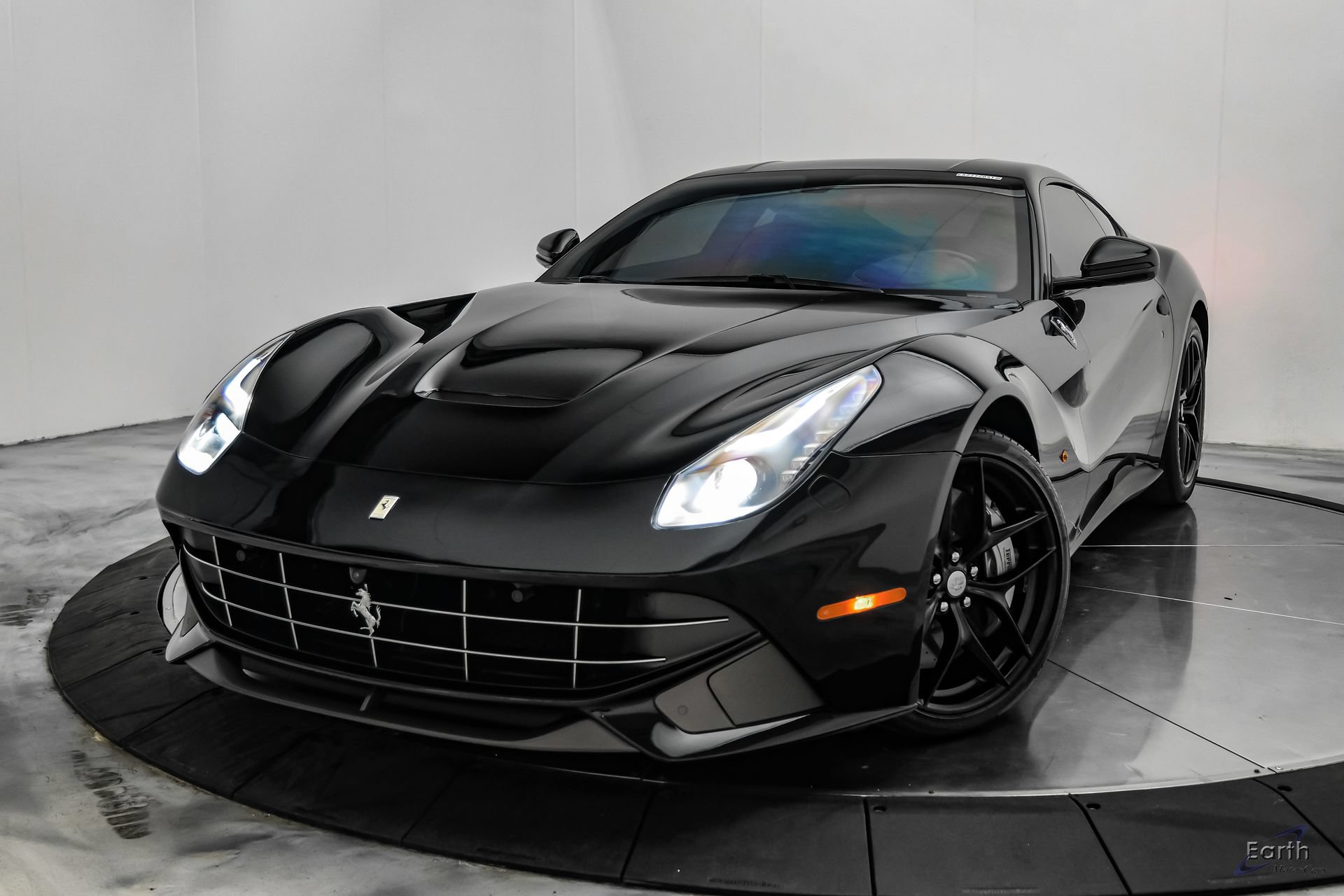 Used 2017 Ferrari F12 Berlinetta RWD image 6