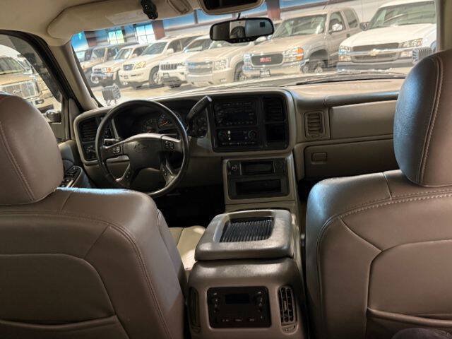 Used 2006 Chevrolet Silverado 2500 LT w/ Heavy-Duty Power Package AWD/4WD image 18